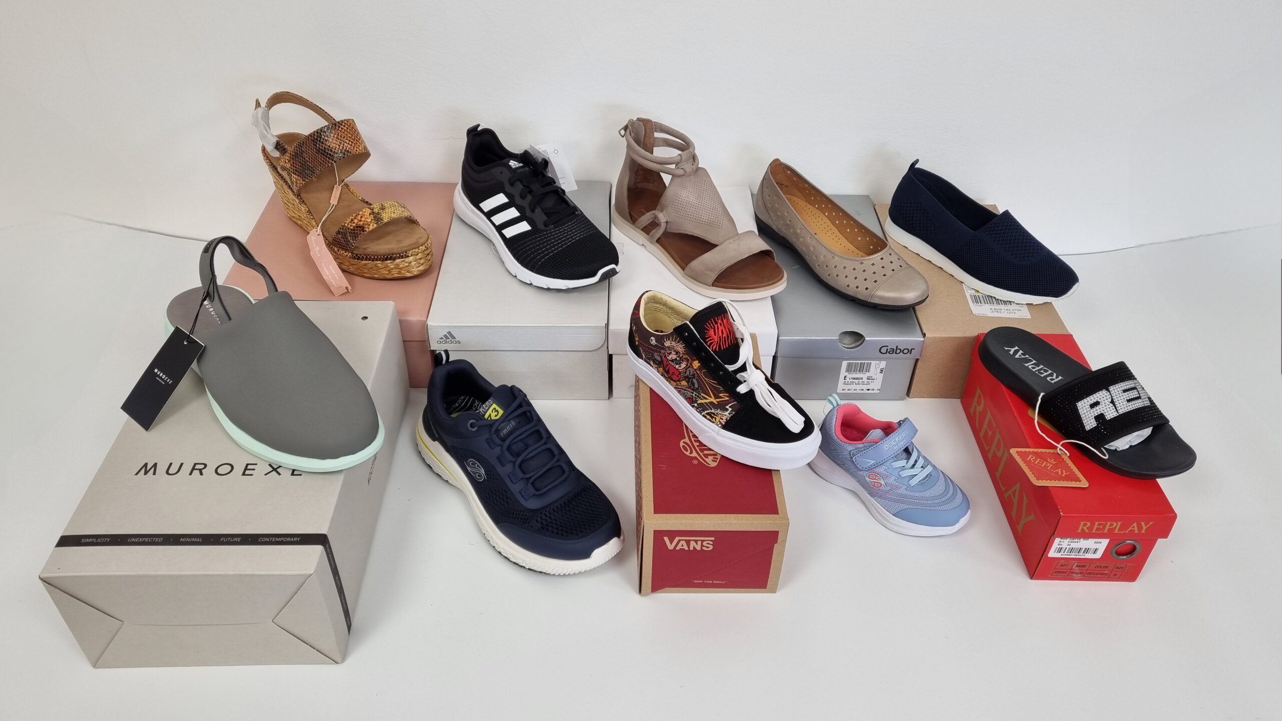 Buty Outlet – zestaw SHS20, 10 par