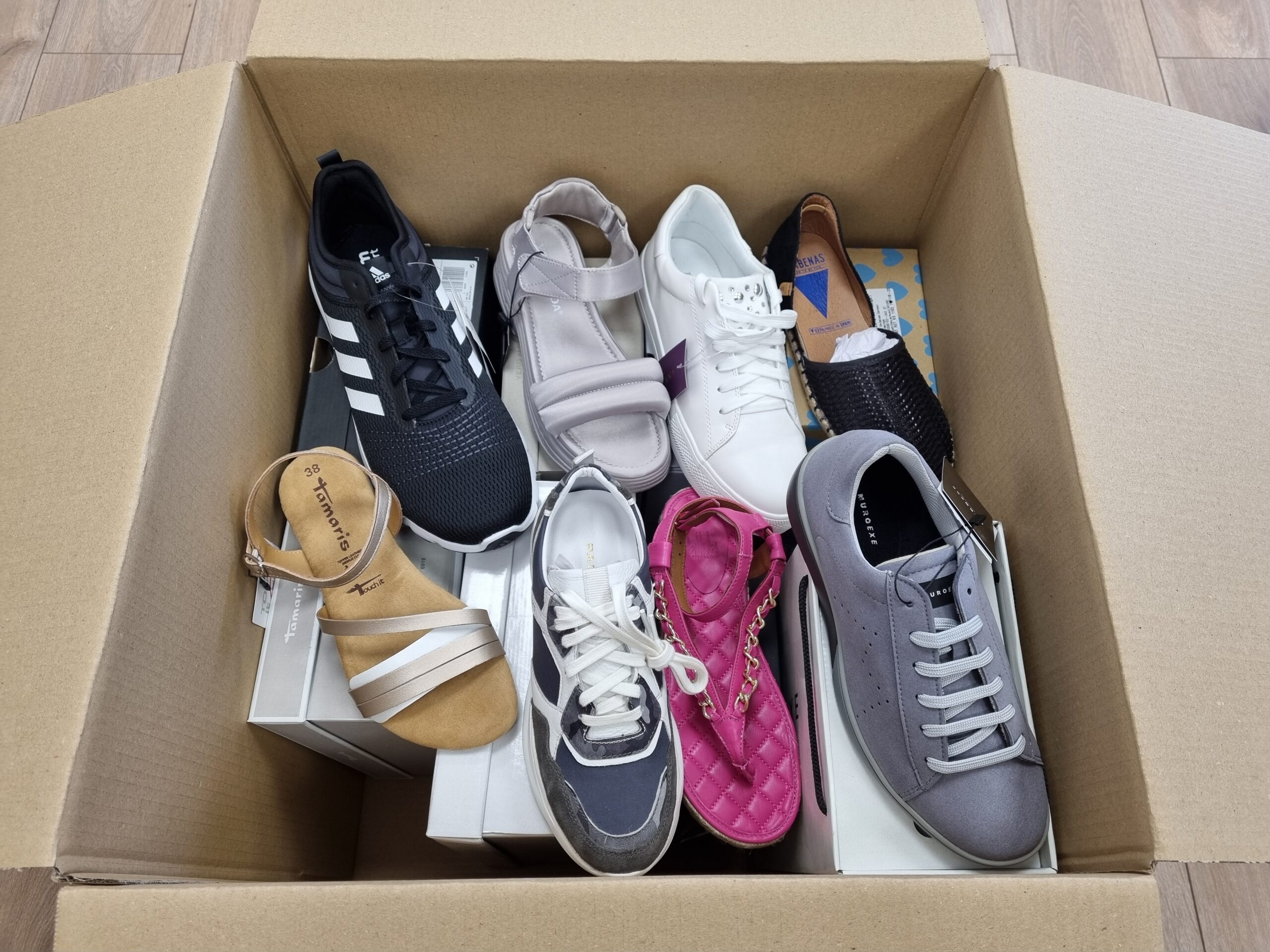 Buty Outlet – zestaw SHS40, 10 par