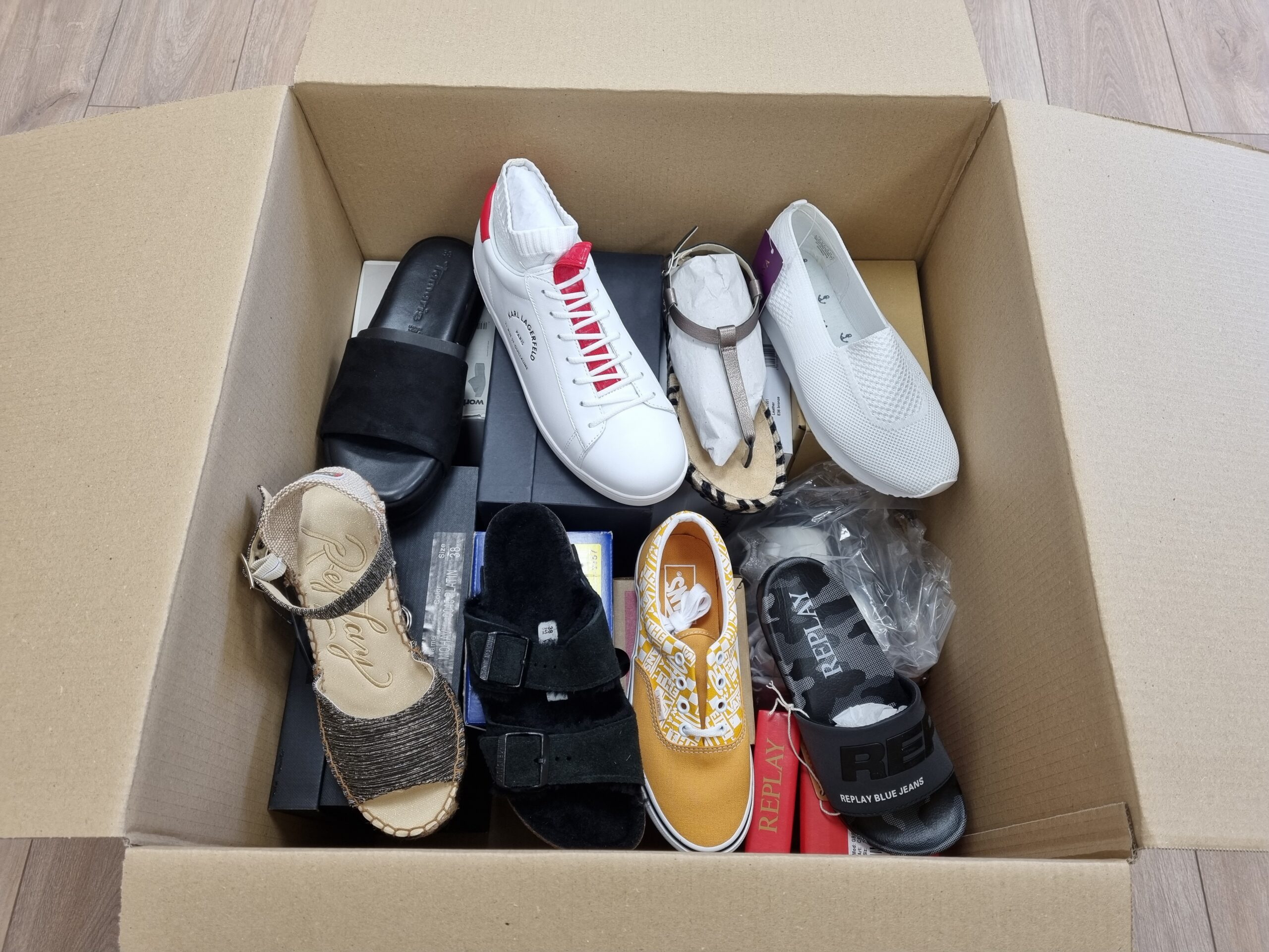 Buty Outlet – zestaw SHS45, 10 par