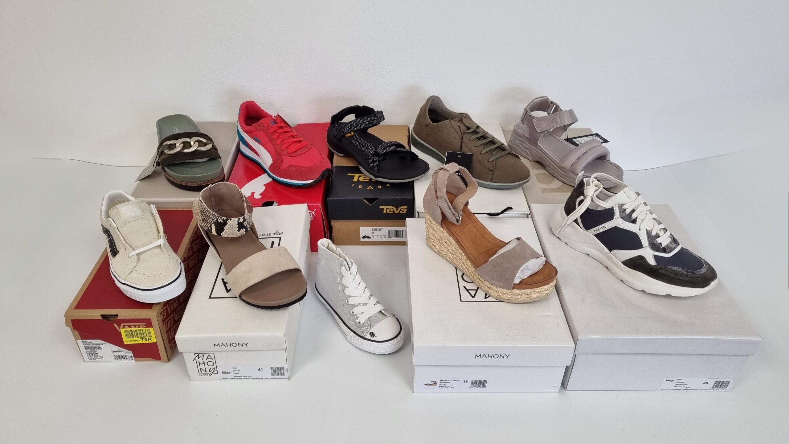 Buty Outlet – zestaw SHS58, 10 par