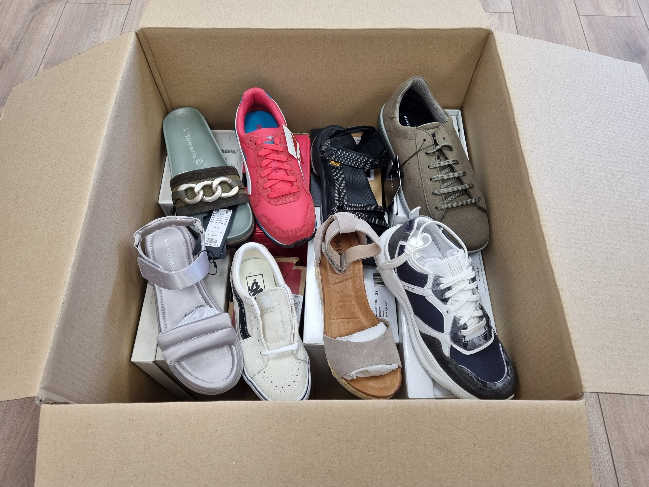 Buty Outlet – zestaw SHS58, 10 par